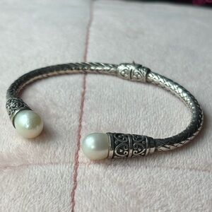 Elegant Silver and Pearl Women's Bracelet